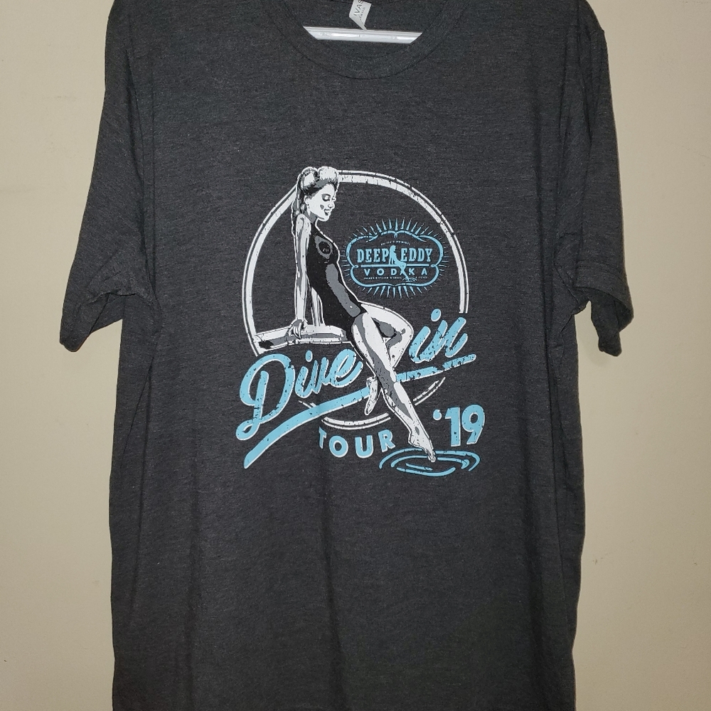 Bella Canvas "Dive-in Tour 2019" Men's Shirt L